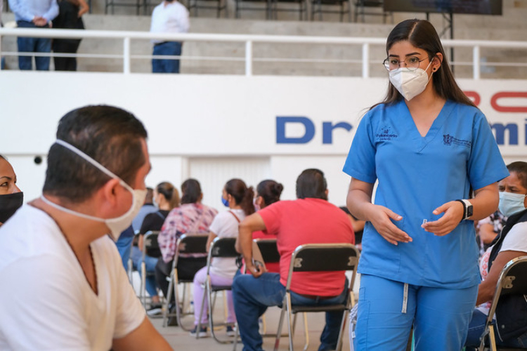 Hoy inicia vacunación a mayores de 40 en los Altos