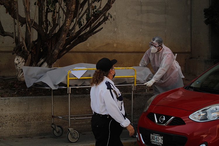 Exceso de muertes Covid serían 6,776