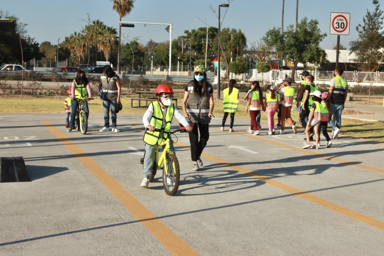 Crean BiciEscuela en Glorieta de la Normal