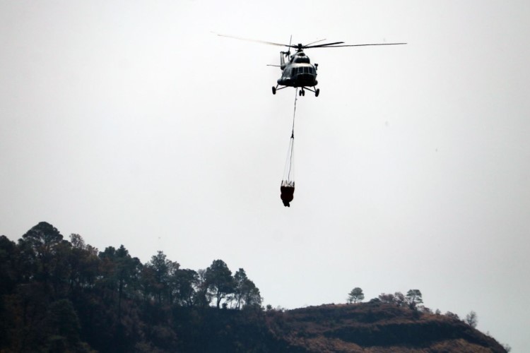 Continúa combate del incendio forestal en cerro del Tepozteco - El ...