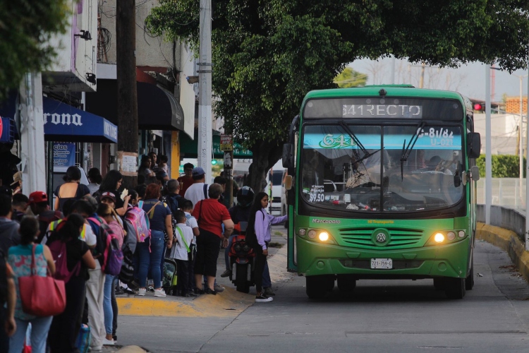 Suspenden servicio cinco rutas por carrera este domingo