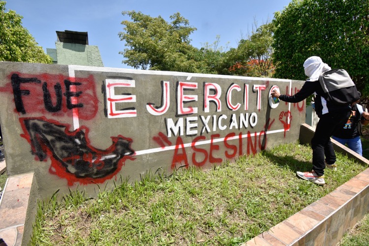 Dictan auto de formal prisión a militares por caso Ayotzinapa - El ...