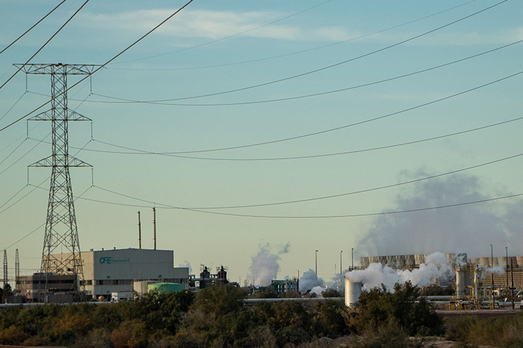 Especialista descarta nacionalización en adquisición de plantas de Iberdrola