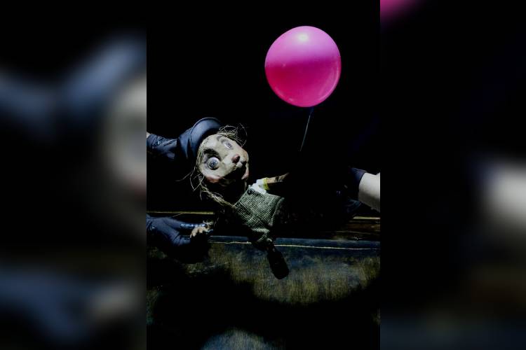 Puesta de títeres aborda el efecto migratorio en la niñez