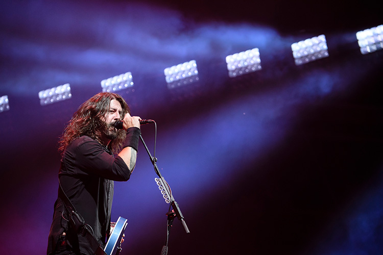 Foo Fighters sigue sin Taylor Hawkins