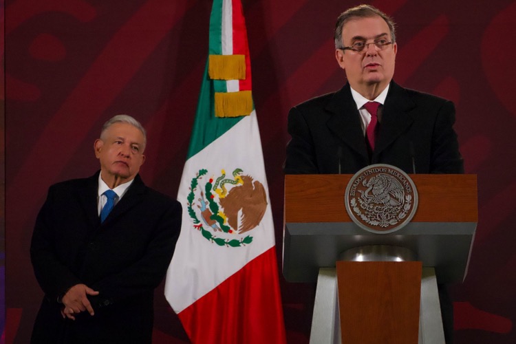 AMLO apoya que aspirantes presidenciales renuncien a sus cargos