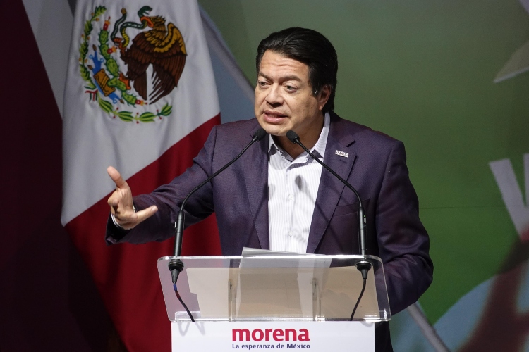 Morena critica orden de bajar ceremonia del 'bastón de mando'