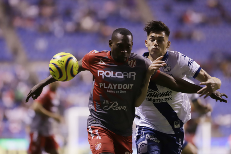 Necaxa gana de visita 2-1 al Puebla