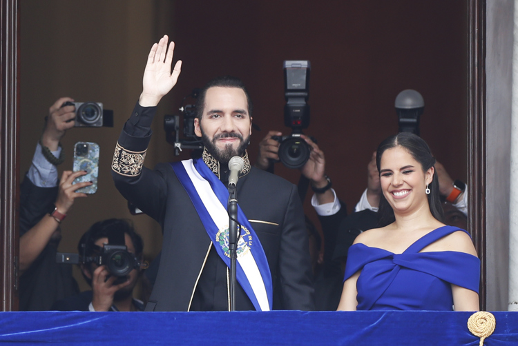 Bukele Ropa Bukele es investido para un segundo mandato - El Diario NTR | NTR ...