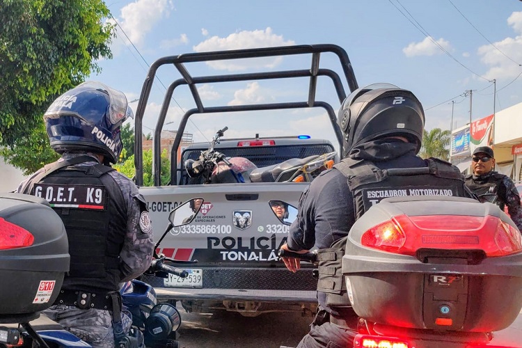 Detienen a conductor de moto sin placa