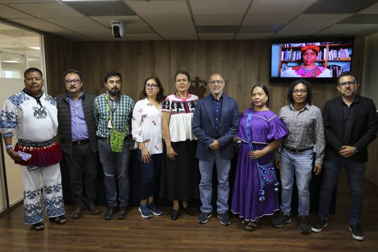 Ruperta Bautista Vázquez gana Premio de Literaturas Indígenas de América 2024