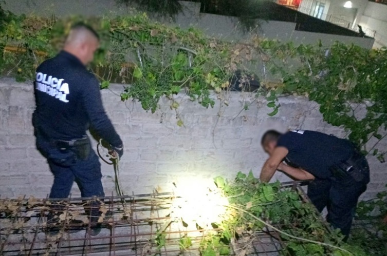 Sacan a hombre de entre las paredes en Tlajomulco
