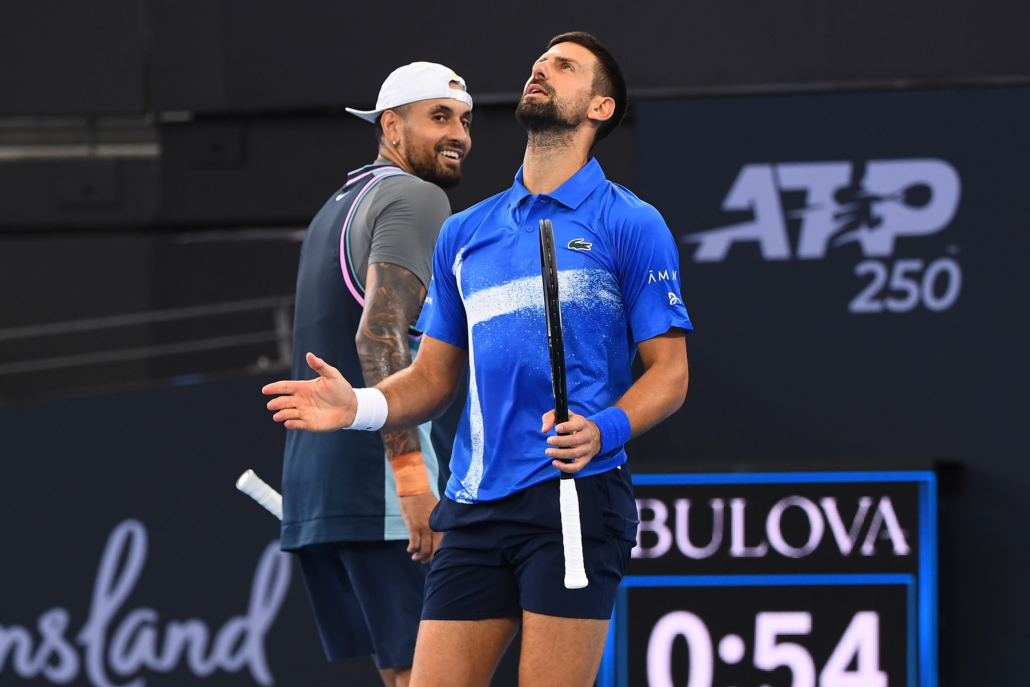 Djokovic cae en dobles en Brisbane