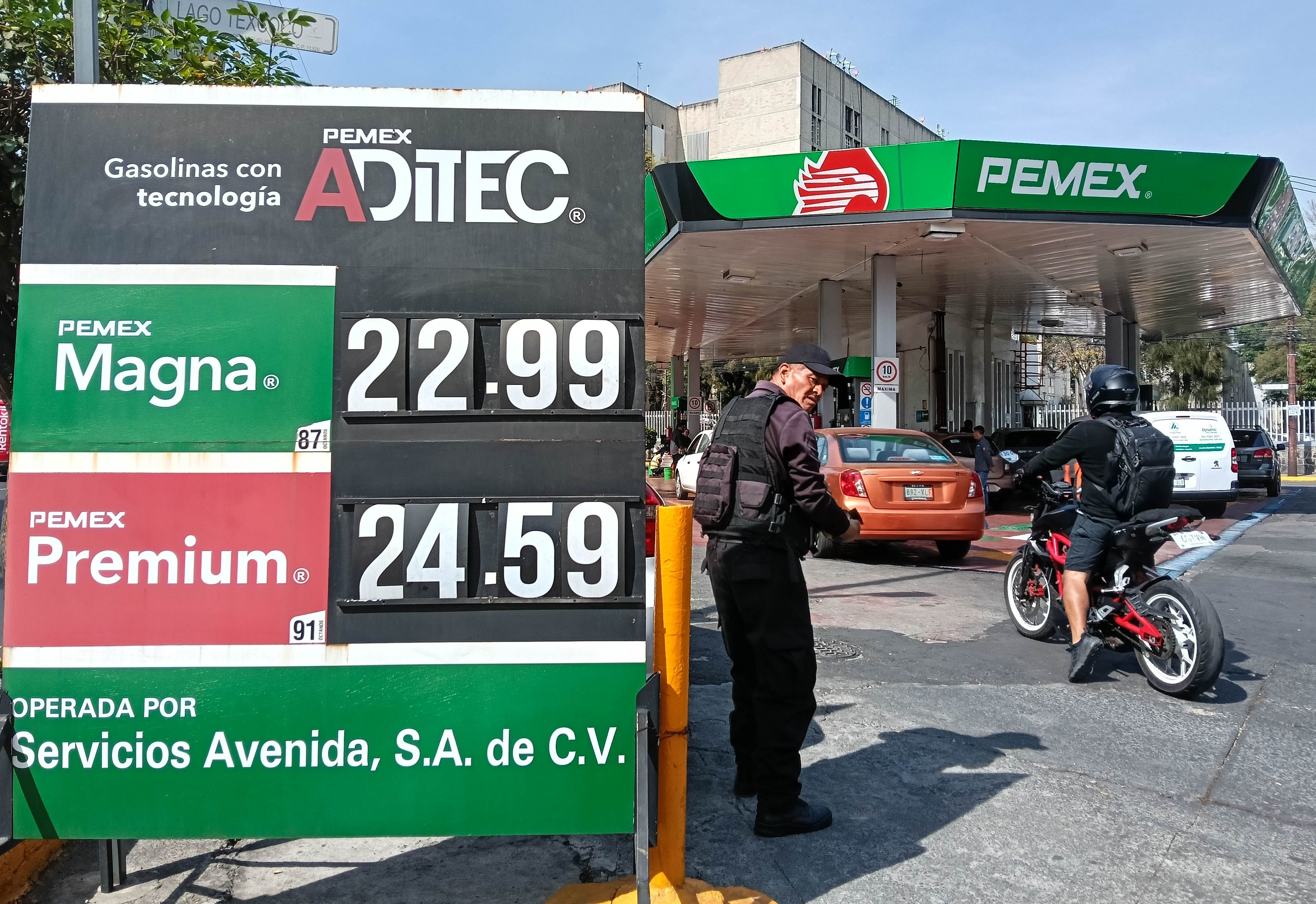 Profeco colgará lonas para señalar precios altos en gasolineras