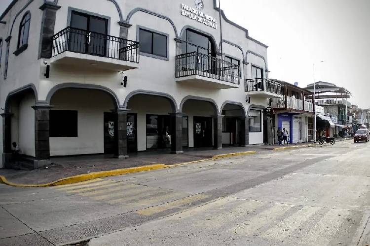 Renuncian síndico y regidores de Sayula de Alemán