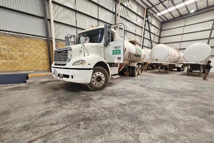 Aseguran más de 152 mil litros de hidrocarburo en Tlajomulco