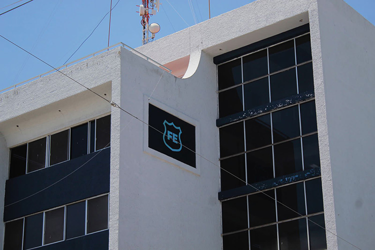 Sentencian a dos a 72 años por robo a transporte y secuestro exprés 