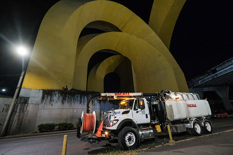 Limpian drenaje en Lázaro Cárdenas