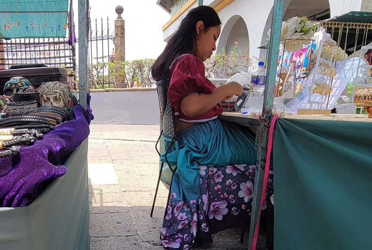 Mujeres indígenas, con triple discriminación