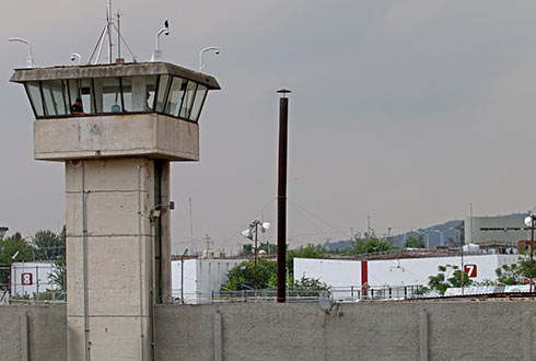 Acusa FGR dilación en casos fiscales