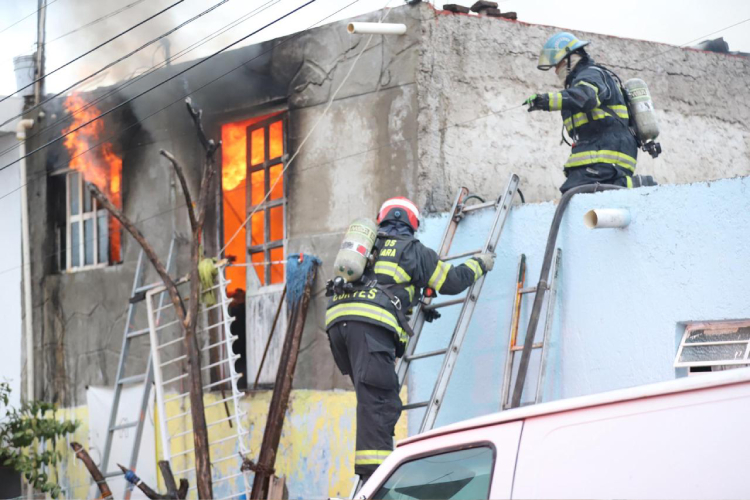 Incendio cobra la vida de una mujer