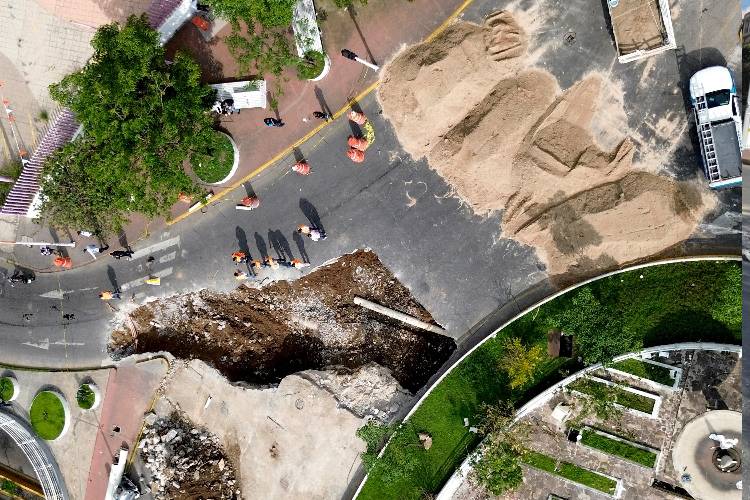 Megasocavón en López Mateos deja sin agua varias colonias