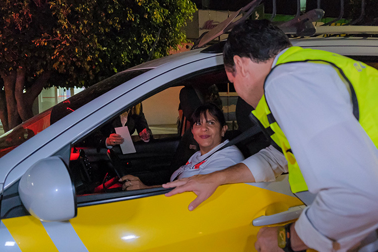 Supervisan viajes seguros de mujeres 