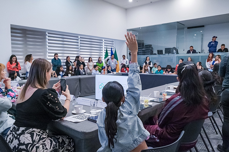 Menores abordan la problemática de López Mateos