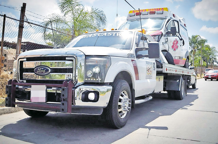 Suman 200 empresas de grúas en regla