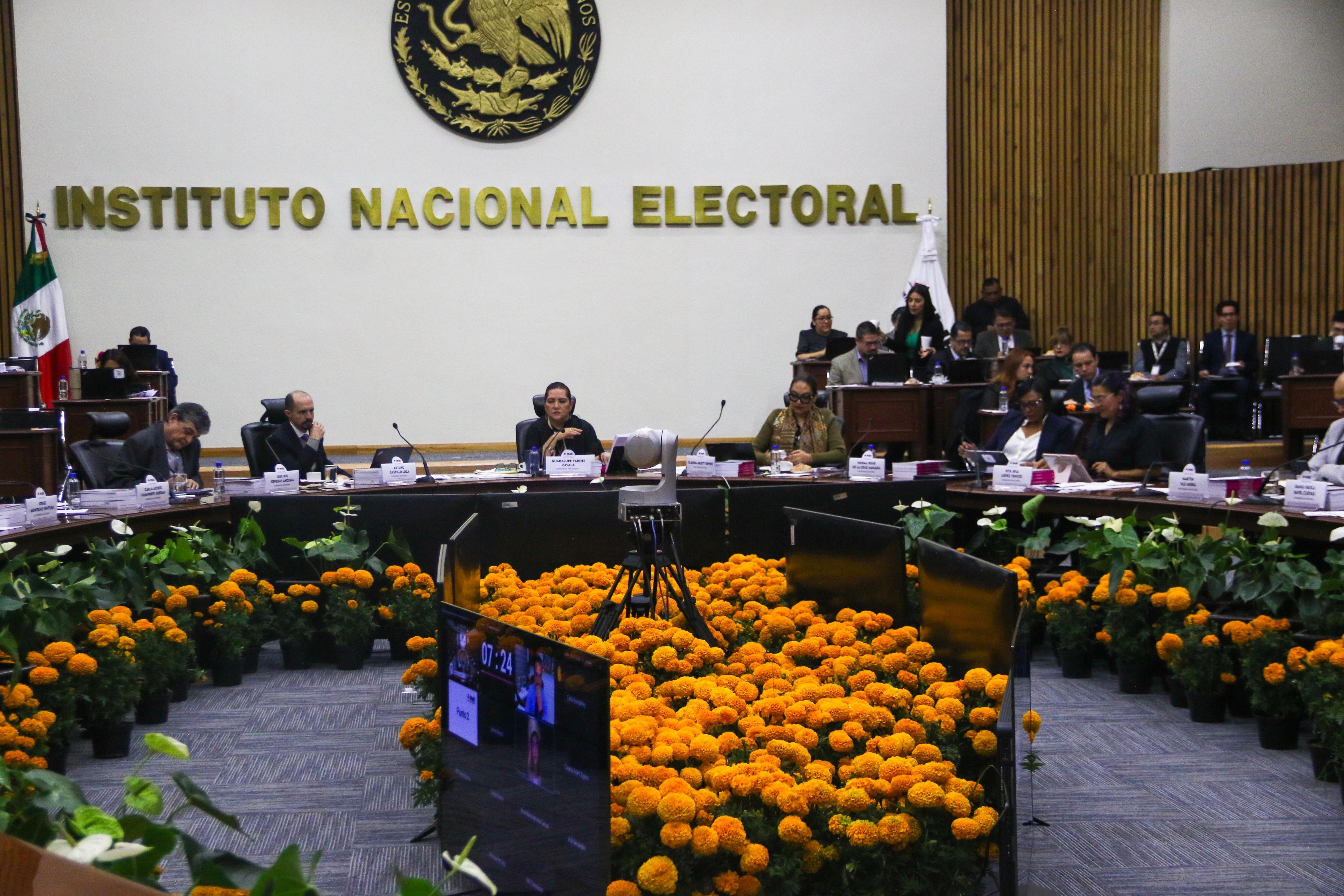 Advierte el INE que una elección simultánea sería inviable por falta de recursos