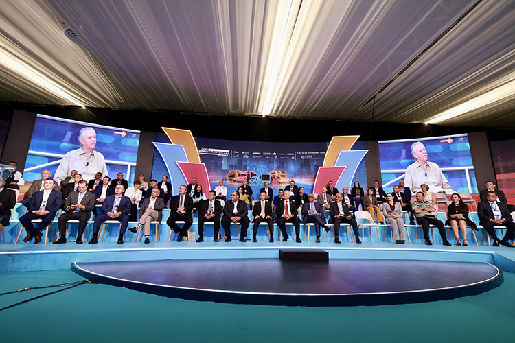 Lemus pide presupuesto a carreteras federales