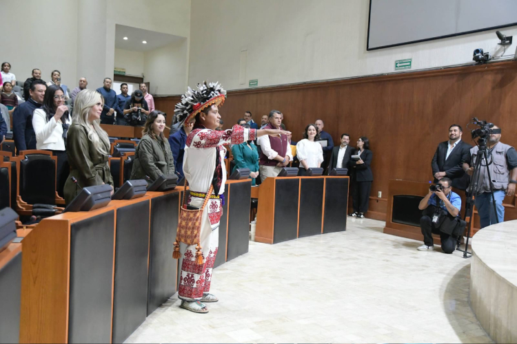 Toma protesta el primer diputado wixárika