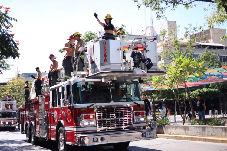 Desfilan 2 mil 500 personas por 115 aniversario de la Revolución Mexicana