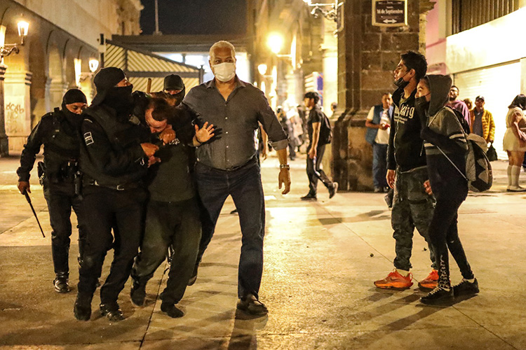 Envían a reclusorio a los detenidos por disturbios