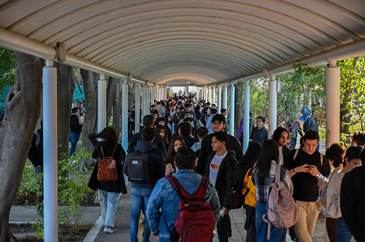 Estudiantes perciben una mayor igualdad