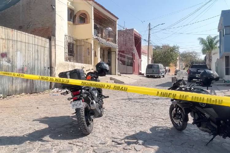 Hallan a pareja sin vida con impactos de bala