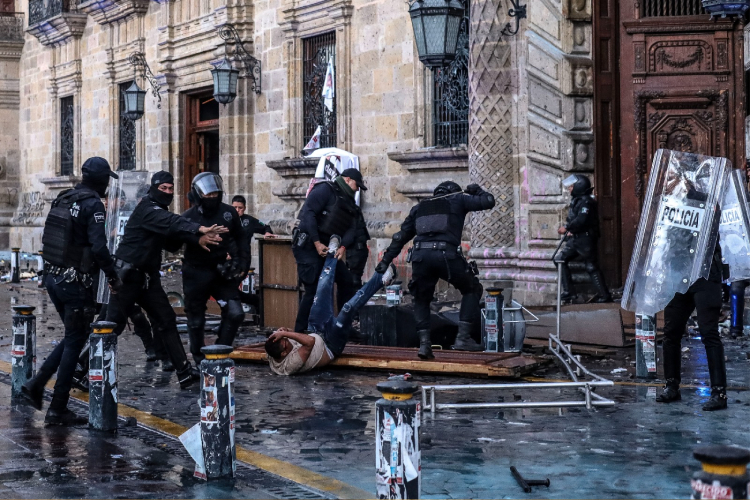 17 detenidos tras manifestación, fueron enviados de otros estados: Lemus