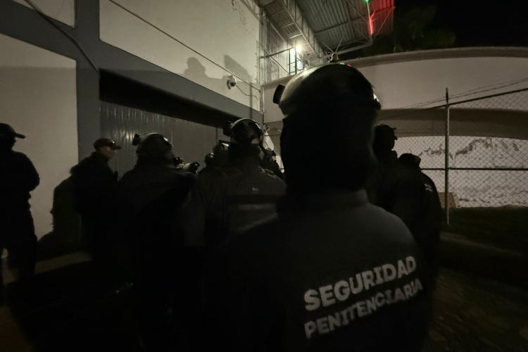 Detienen a cuatro custodios por fuga de interno en penal de Puerto Vallarta