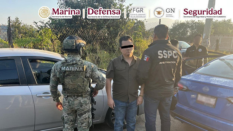 Comisario, entre polis detenidos