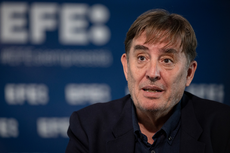 García Montero recibió el Premio Juchimán de UJAT