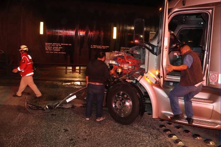 Chocan tráiler contra el tren