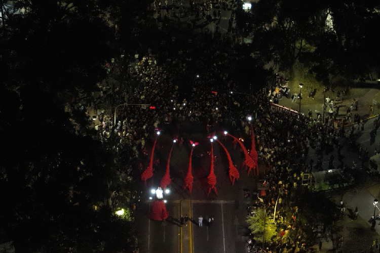 Les Girafes deslumbran en La Minerva ante miles de tapatíos