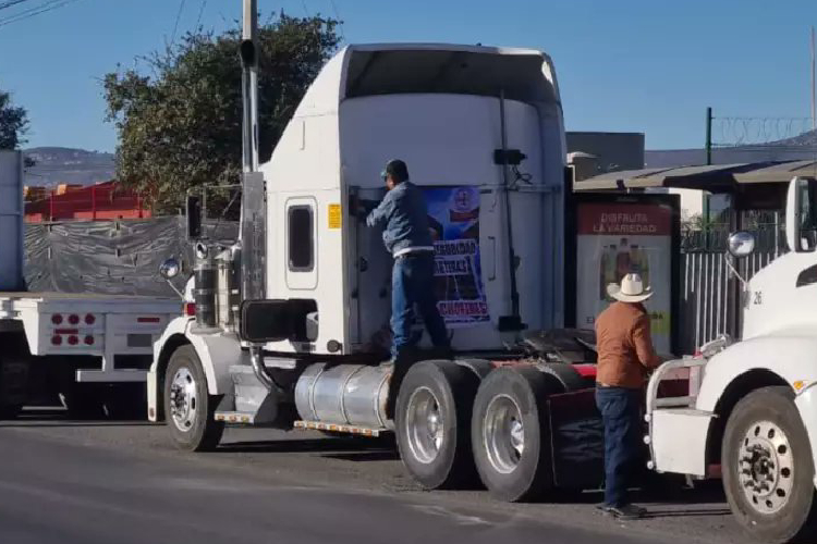 Organizaciones anuncian paro y megabloqueo nacional para este lunes 24