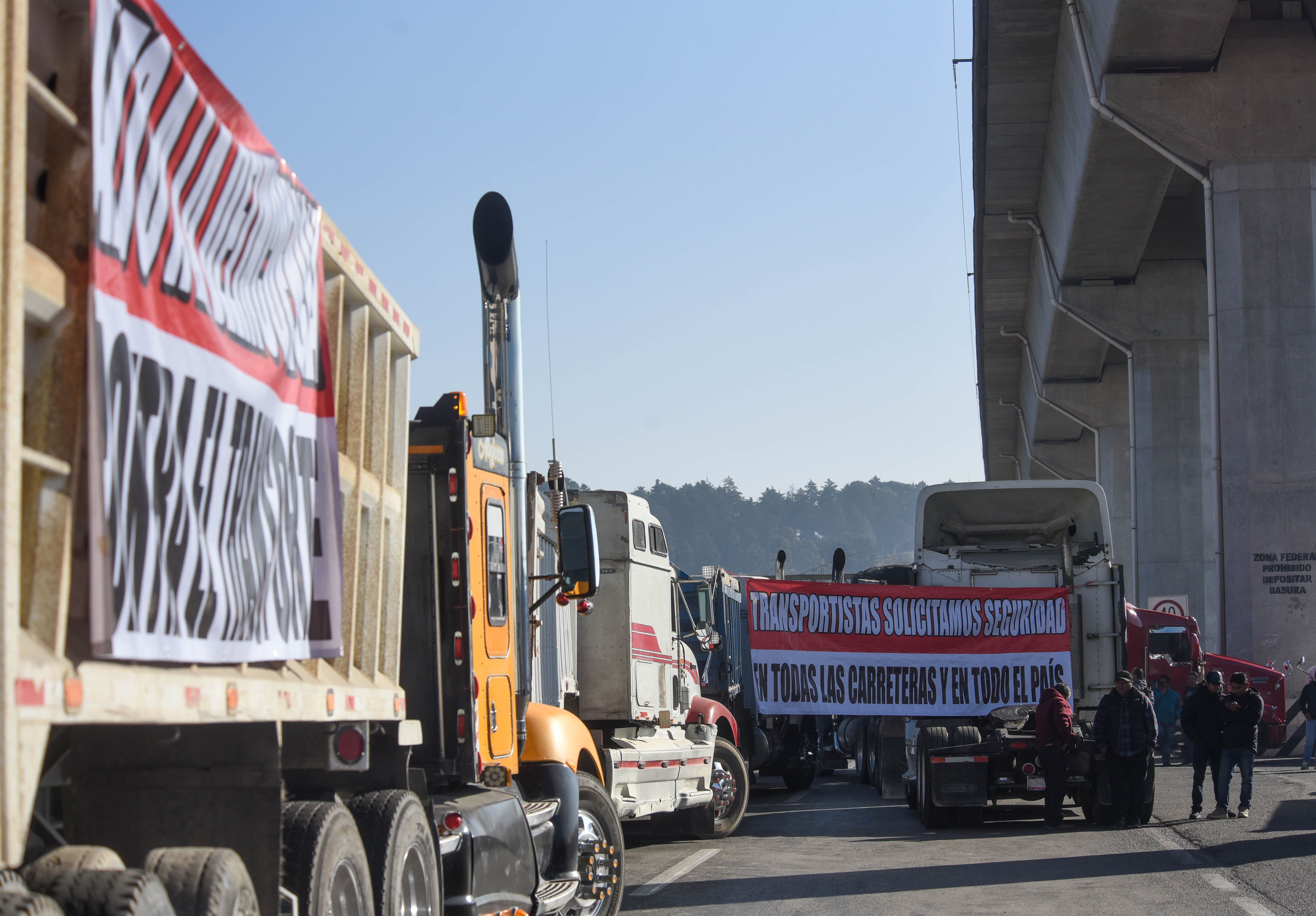 Bloqueos en Jalisco y otros estados frenan operaciones de importación en la aduana de Manzanillo