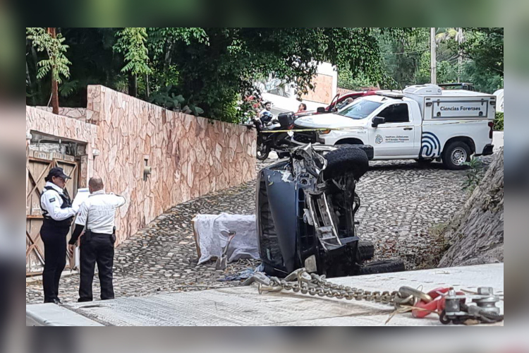 Muere aplastado por su camioneta