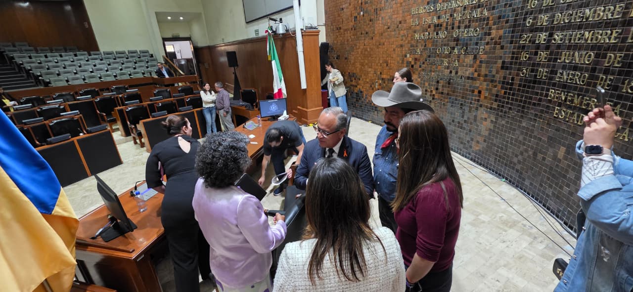 Expone Jalisco avances y retos en salud durante comparecencia del secretario Héctor Pérez 
