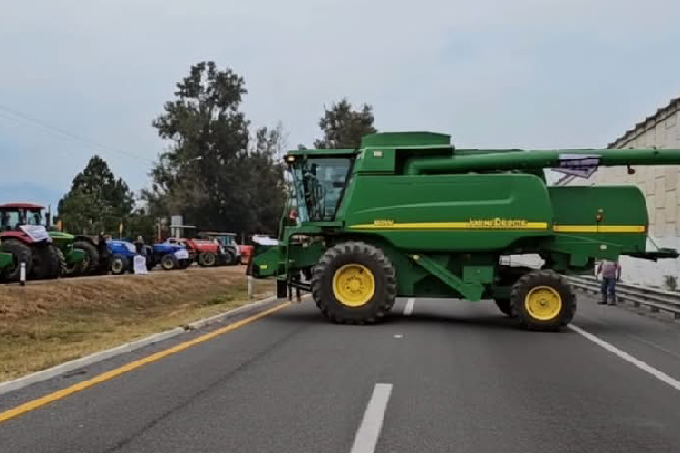 Jalisco amanece con seis cierres carreteros