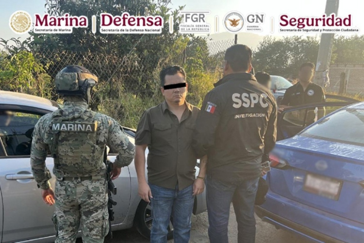 Intervienen policía tras mando detenido