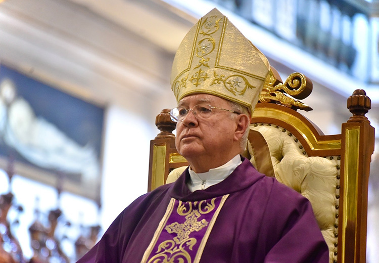 Cardenal lamenta hallazgo de cadáveres 