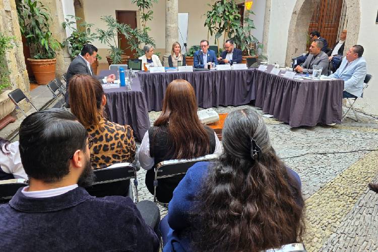 Secretaría de Planeación detalla avances y retos ante diputados